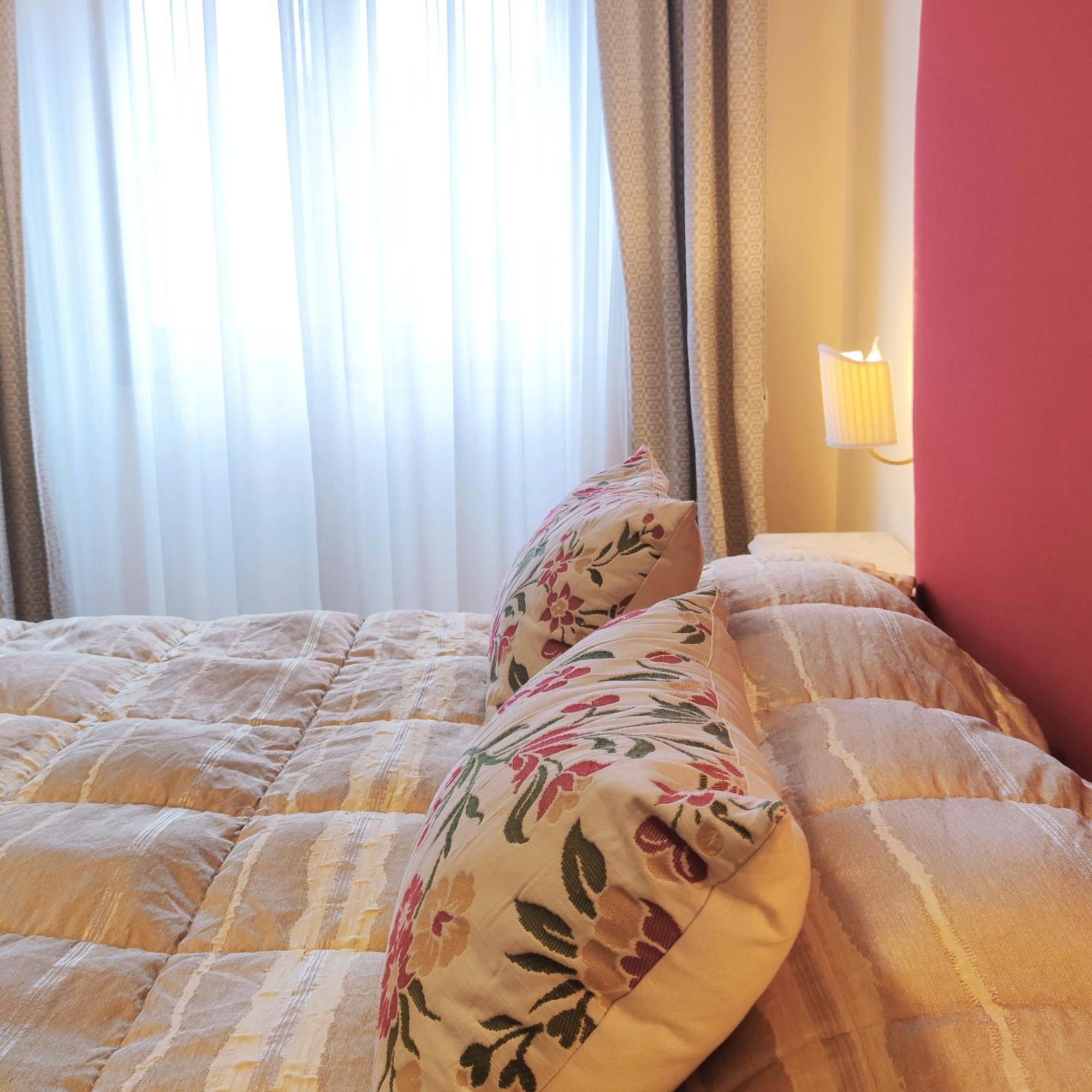 Mama Babylon Hotel Olbia Exterior photo